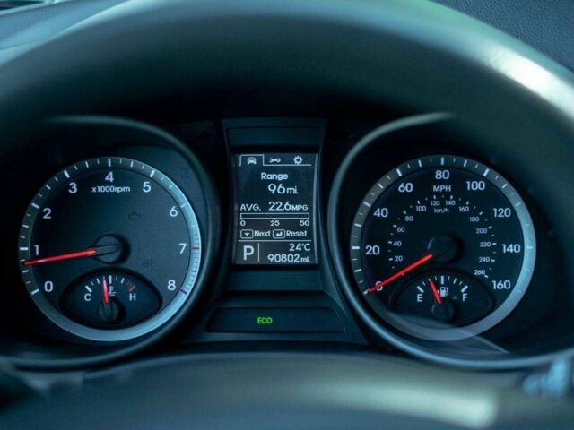 Серый Хендай Санта Фе, объемом двигателя 2.4 л и пробегом 146 тыс. км за 8300 $, фото 14 на Automoto.ua