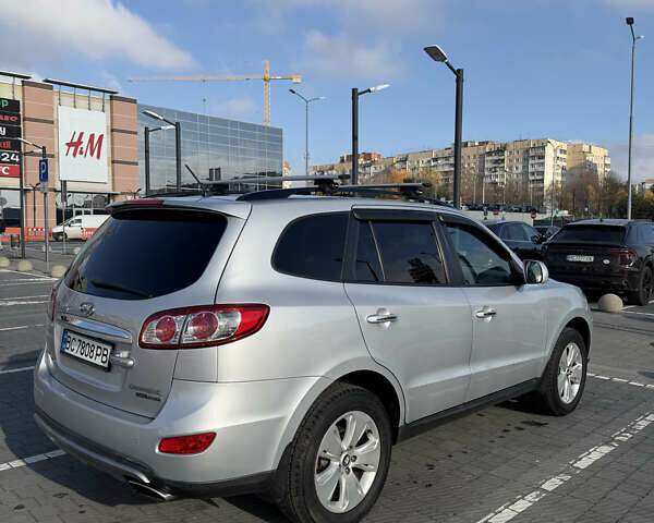 Серый Хендай Санта Фе, объемом двигателя 2.2 л и пробегом 188 тыс. км за 16700 $, фото 6 на Automoto.ua