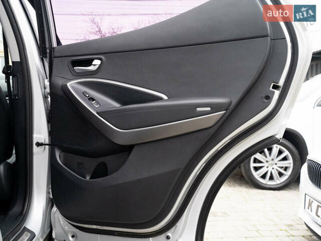 Сірий Хендай Санта Фе, об'ємом двигуна 2 л та пробігом 154 тис. км за 15500 $, фото 35 на Automoto.ua