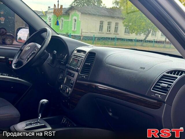Хендай Санта Фе 2012 в Ахтырке на Automoto.ua Серый Хендай Санта Фе, объемом двигателя 2 л и пробегом 190 тыс. км за 11980 $, фото 4 на Automoto.ua