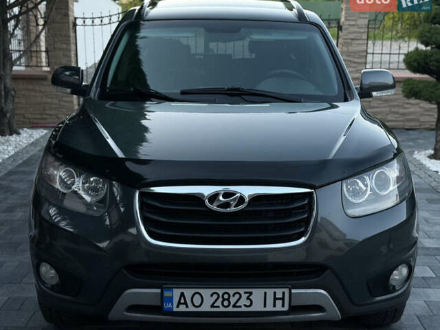 Сірий Хендай Санта Фе, об'ємом двигуна 2.2 л та пробігом 233 тис. км за 13500 $, фото 1 на Automoto.ua