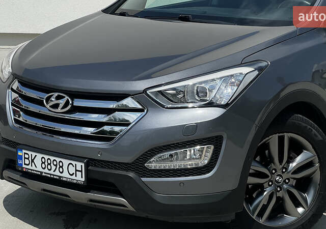 Серый Хендай Санта Фе, объемом двигателя 2.2 л и пробегом 213 тыс. км за 18490 $, фото 9 на Automoto.ua
