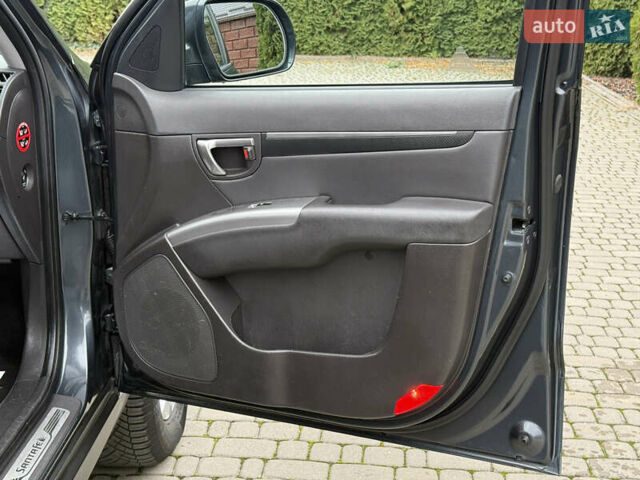 Серый Хендай Санта Фе, объемом двигателя 2.2 л и пробегом 209 тыс. км за 13999 $, фото 55 на Automoto.ua