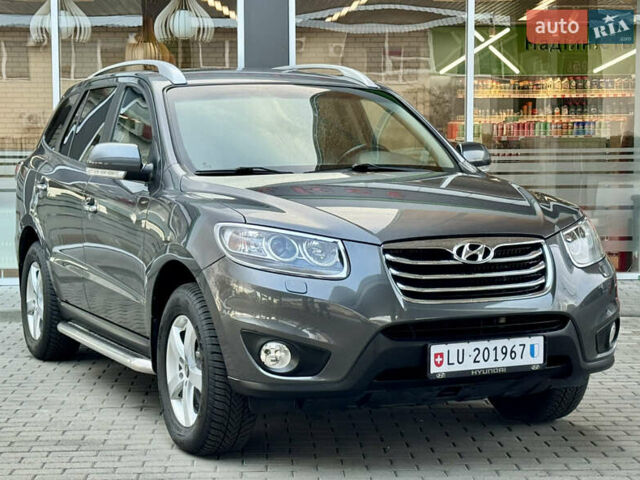 Сірий Хендай Санта Фе, об'ємом двигуна 2.2 л та пробігом 177 тис. км за 13999 $, фото 6 на Automoto.ua