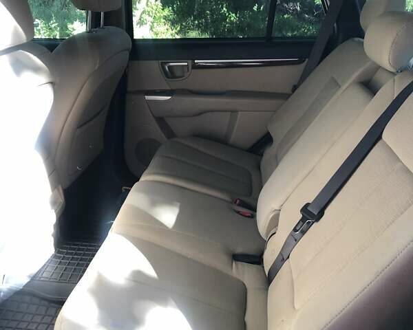 Сірий Хендай Санта Фе, об'ємом двигуна 2.36 л та пробігом 100 тис. км за 11200 $, фото 6 на Automoto.ua