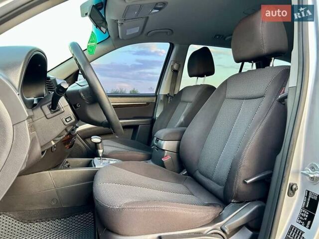 Сірий Хендай Санта Фе, об'ємом двигуна 2.2 л та пробігом 269 тис. км за 13900 $, фото 28 на Automoto.ua