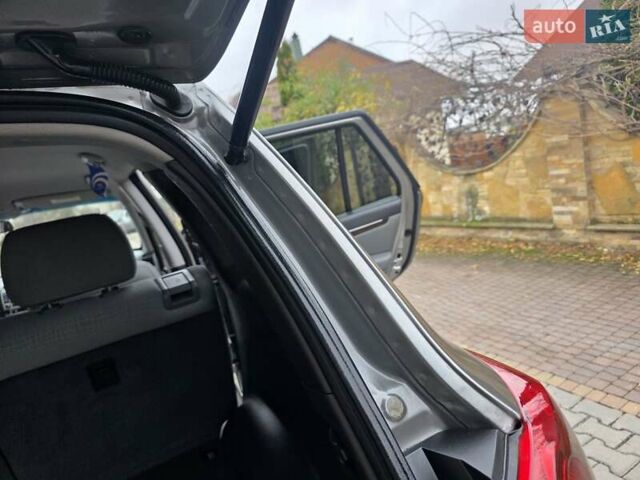 Серый Хендай Санта Фе, объемом двигателя 2.4 л и пробегом 237 тыс. км за 9999 $, фото 64 на Automoto.ua