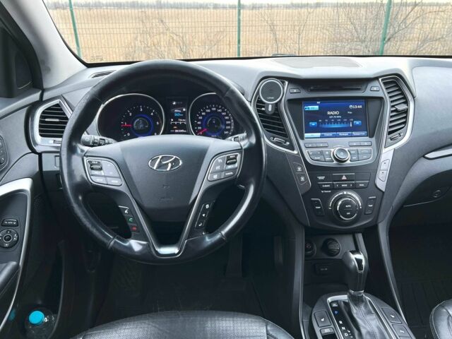 Сірий Хендай Санта Фе, об'ємом двигуна 2.2 л та пробігом 293 тис. км за 13700 $, фото 19 на Automoto.ua