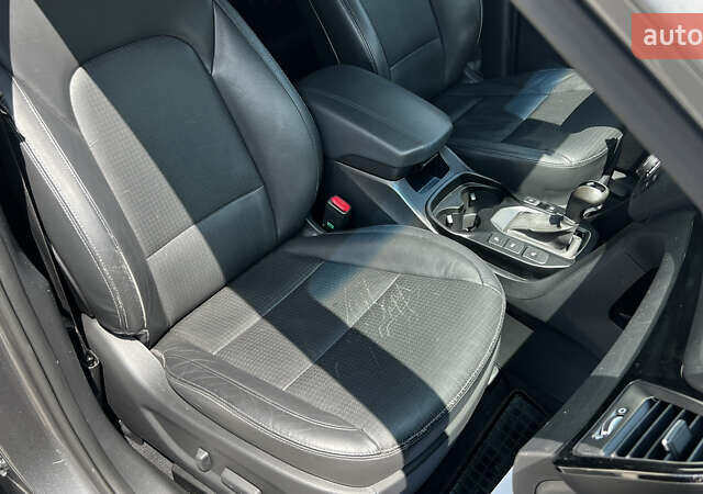 Серый Хендай Санта Фе, объемом двигателя 2.2 л и пробегом 213 тыс. км за 18490 $, фото 39 на Automoto.ua