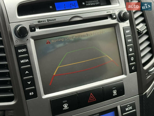 Сірий Хендай Санта Фе, об'ємом двигуна 2.2 л та пробігом 226 тис. км за 12250 $, фото 60 на Automoto.ua