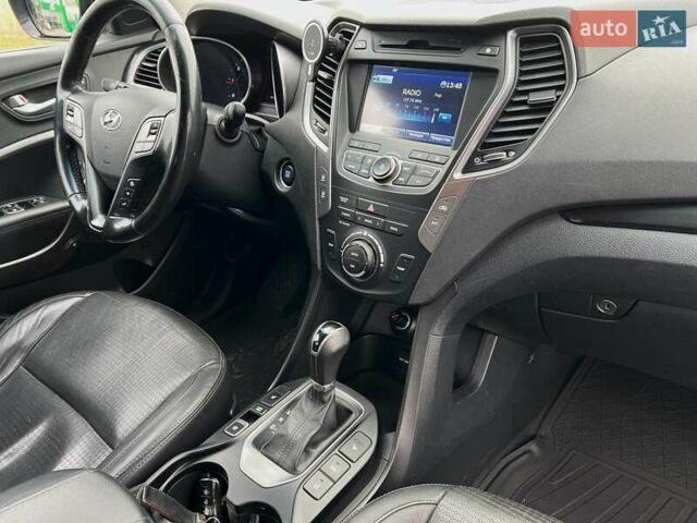Сірий Хендай Санта Фе, об'ємом двигуна 2.2 л та пробігом 282 тис. км за 15900 $, фото 16 на Automoto.ua