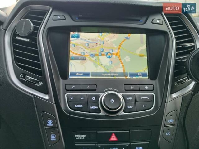 Серый Хендай Санта Фе, объемом двигателя 2.2 л и пробегом 265 тыс. км за 17000 $, фото 28 на Automoto.ua