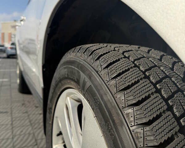 Серый Хендай Санта Фе, объемом двигателя 2.2 л и пробегом 188 тыс. км за 16700 $, фото 25 на Automoto.ua