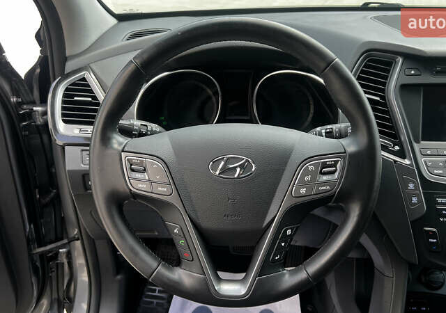 Серый Хендай Санта Фе, объемом двигателя 2.2 л и пробегом 213 тыс. км за 18490 $, фото 15 на Automoto.ua