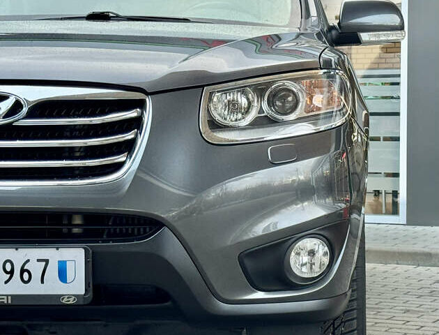 Сірий Хендай Санта Фе, об'ємом двигуна 2.2 л та пробігом 177 тис. км за 13999 $, фото 9 на Automoto.ua