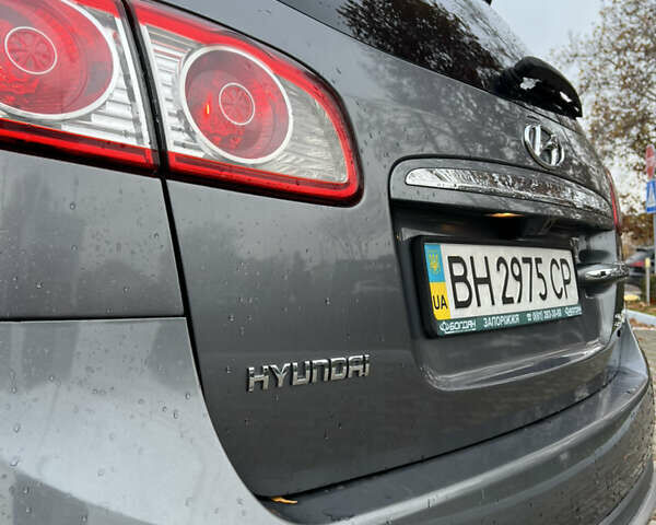 Серый Хендай Санта Фе, объемом двигателя 2.2 л и пробегом 158 тыс. км за 13800 $, фото 7 на Automoto.ua