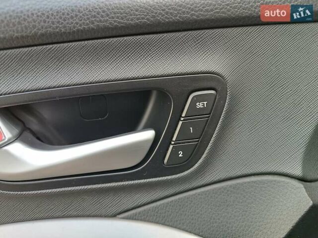 Серый Хендай Санта Фе, объемом двигателя 2.2 л и пробегом 265 тыс. км за 17000 $, фото 14 на Automoto.ua