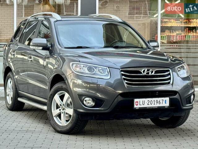 Сірий Хендай Санта Фе, об'ємом двигуна 2.2 л та пробігом 177 тис. км за 13999 $, фото 7 на Automoto.ua