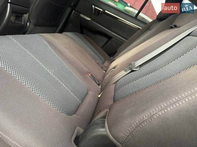 Серый Хендай Санта Фе, объемом двигателя 2 л и пробегом 189 тыс. км за 11980 $, фото 23 на Automoto.ua