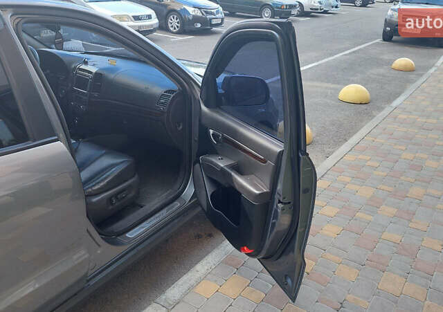 Хендай Санта Фе 2012 в Киеве на Automoto.ua Серый Хендай Санта Фе, объемом двигателя 2.2 л и пробегом 211 тыс. км за 14200 $, фото 3 на Automoto.ua