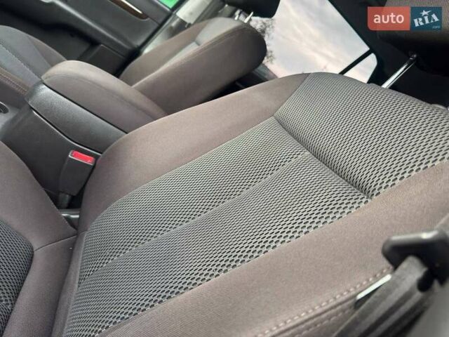 Серый Хендай Санта Фе, объемом двигателя 2 л и пробегом 189 тыс. км за 11980 $, фото 16 на Automoto.ua