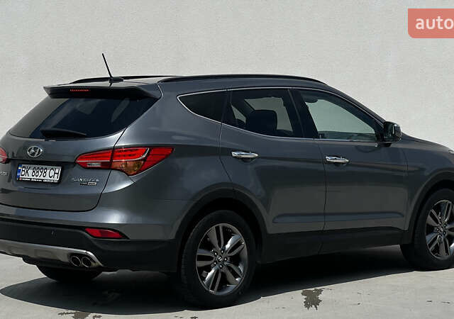 Серый Хендай Санта Фе, объемом двигателя 2.2 л и пробегом 213 тыс. км за 18490 $, фото 3 на Automoto.ua