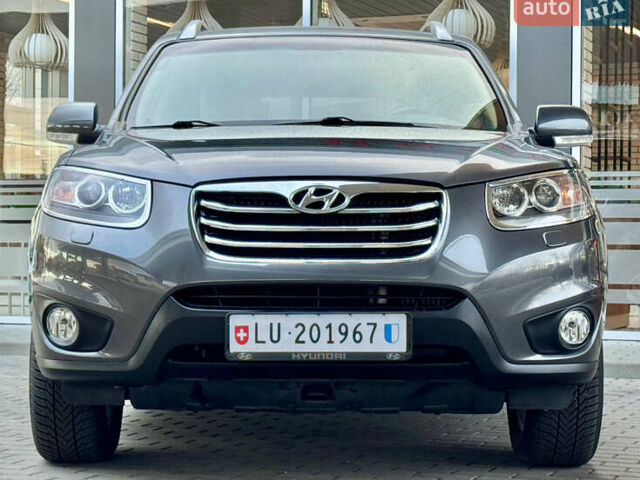 Сірий Хендай Санта Фе, об'ємом двигуна 2.2 л та пробігом 177 тис. км за 13999 $, фото 4 на Automoto.ua