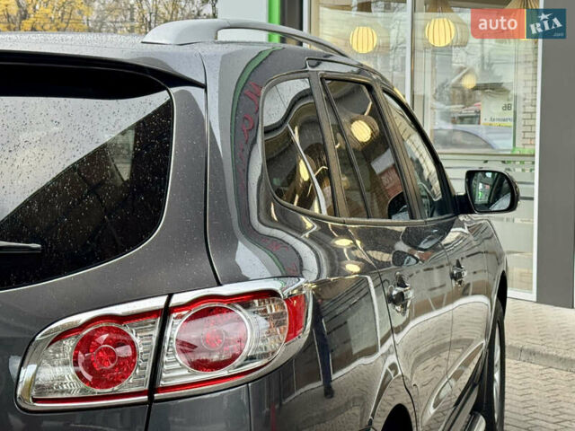 Сірий Хендай Санта Фе, об'ємом двигуна 2.2 л та пробігом 177 тис. км за 13999 $, фото 27 на Automoto.ua