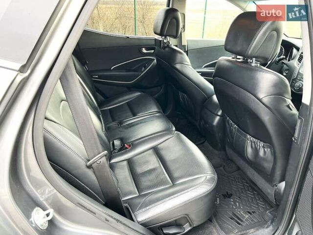 Сірий Хендай Санта Фе, об'ємом двигуна 2.2 л та пробігом 282 тис. км за 15900 $, фото 14 на Automoto.ua