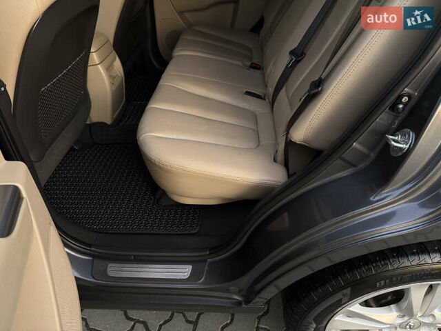 Серый Хендай Санта Фе, объемом двигателя 2 л и пробегом 227 тыс. км за 12900 $, фото 18 на Automoto.ua