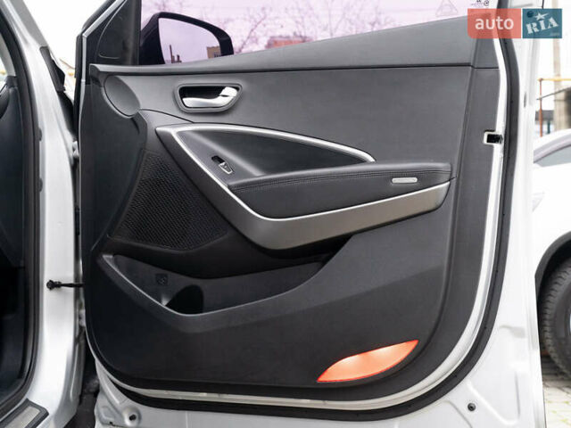 Сірий Хендай Санта Фе, об'ємом двигуна 2 л та пробігом 154 тис. км за 15500 $, фото 28 на Automoto.ua