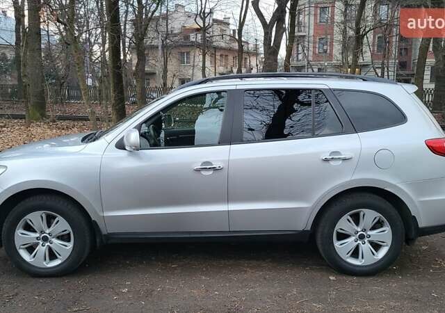 Серый Хендай Санта Фе, объемом двигателя 2.2 л и пробегом 245 тыс. км за 12500 $, фото 19 на Automoto.ua