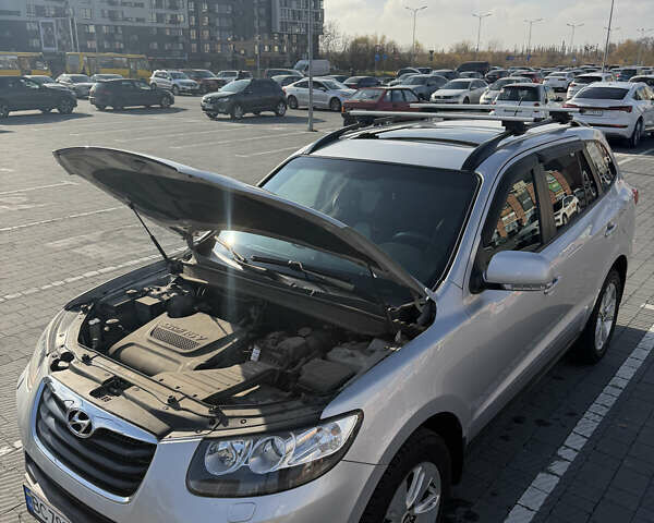 Серый Хендай Санта Фе, объемом двигателя 2.2 л и пробегом 188 тыс. км за 16700 $, фото 24 на Automoto.ua