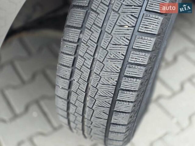 Серый Хендай Санта Фе, объемом двигателя 2.4 л и пробегом 237 тыс. км за 9999 $, фото 9 на Automoto.ua