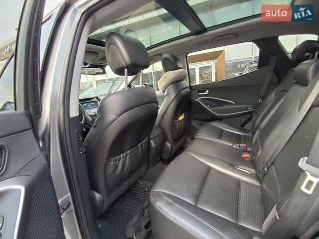 Серый Хендай Санта Фе, объемом двигателя 2.2 л и пробегом 265 тыс. км за 17000 $, фото 15 на Automoto.ua