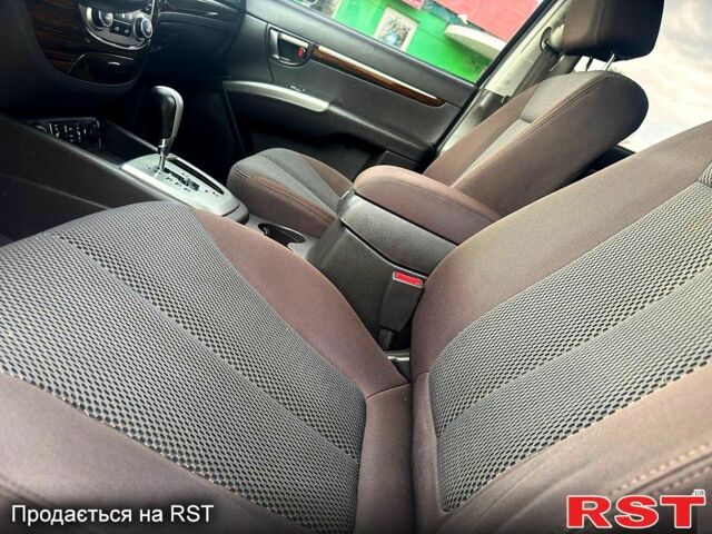 Хендай Санта Фе 2012 в Ахтырке на Automoto.ua Серый Хендай Санта Фе, объемом двигателя 2 л и пробегом 190 тыс. км за 11980 $, фото 3 на Automoto.ua