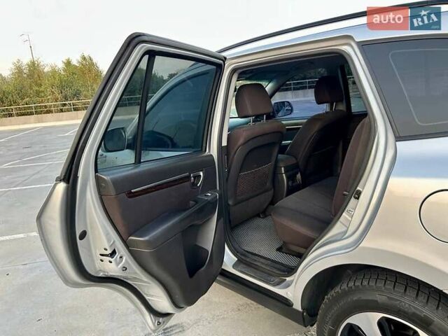 Сірий Хендай Санта Фе, об'ємом двигуна 2.2 л та пробігом 269 тис. км за 13900 $, фото 29 на Automoto.ua