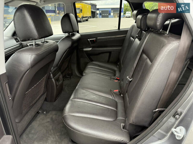 Сірий Хендай Санта Фе, об'ємом двигуна 2.2 л та пробігом 226 тис. км за 12250 $, фото 36 на Automoto.ua