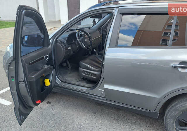 Хендай Санта Фе 2012 в Киеве на Automoto.ua Серый Хендай Санта Фе, объемом двигателя 2.2 л и пробегом 211 тыс. км за 14200 $, фото 6 на Automoto.ua