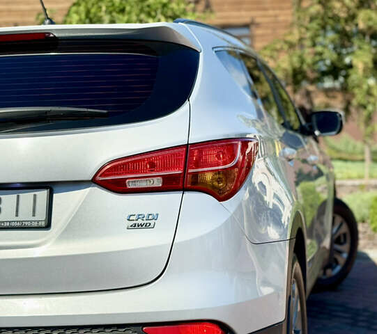 Серый Хендай Санта Фе, объемом двигателя 2.2 л и пробегом 290 тыс. км за 13700 $, фото 17 на Automoto.ua