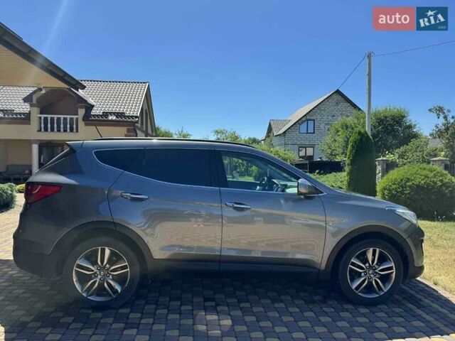 Серый Хендай Санта Фе, объемом двигателя 2.2 л и пробегом 250 тыс. км за 15900 $, фото 3 на Automoto.ua