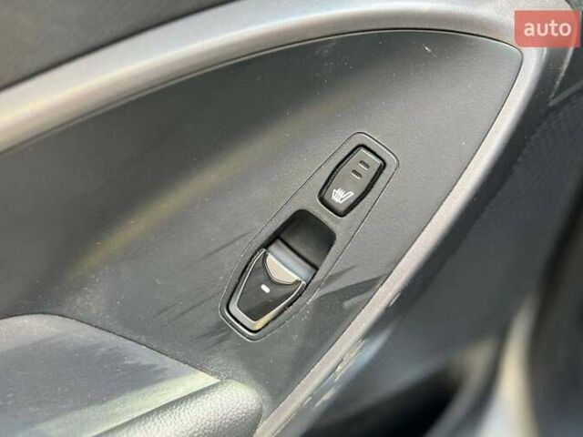 Серый Хендай Санта Фе, объемом двигателя 2 л и пробегом 200 тыс. км за 14500 $, фото 18 на Automoto.ua