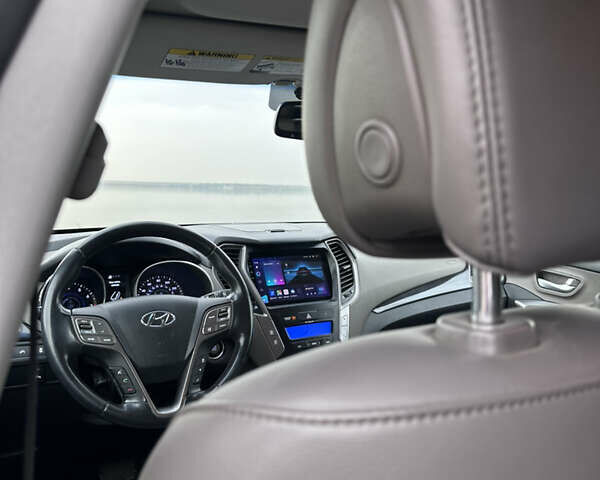 Серый Хендай Санта Фе, объемом двигателя 2 л и пробегом 190 тыс. км за 14000 $, фото 43 на Automoto.ua