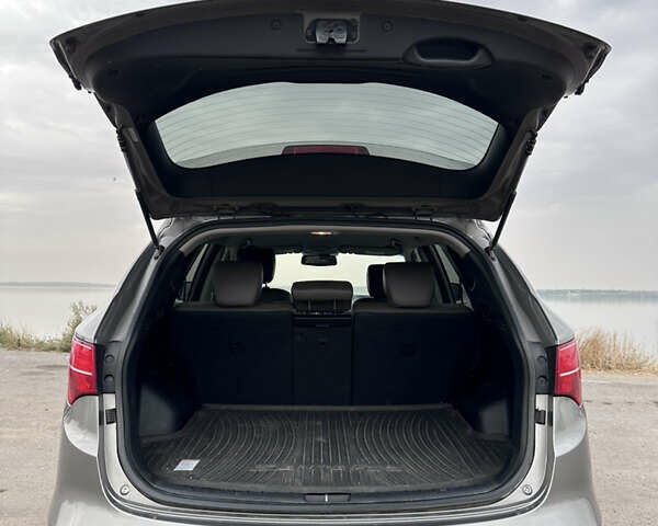 Серый Хендай Санта Фе, объемом двигателя 2 л и пробегом 190 тыс. км за 14000 $, фото 50 на Automoto.ua