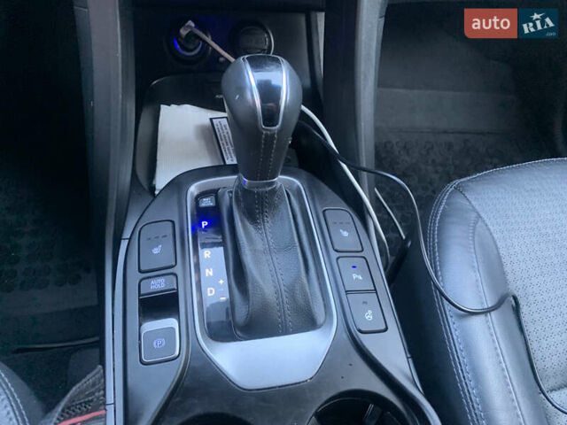 Серый Хендай Санта Фе, объемом двигателя 2.2 л и пробегом 177 тыс. км за 18700 $, фото 46 на Automoto.ua