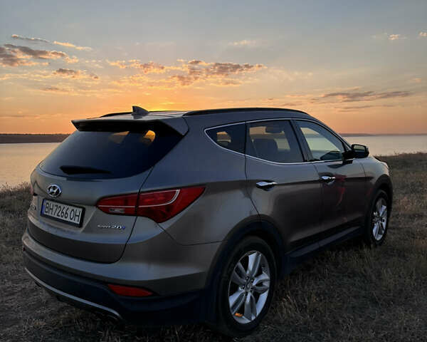 Серый Хендай Санта Фе, объемом двигателя 2 л и пробегом 190 тыс. км за 14000 $, фото 6 на Automoto.ua