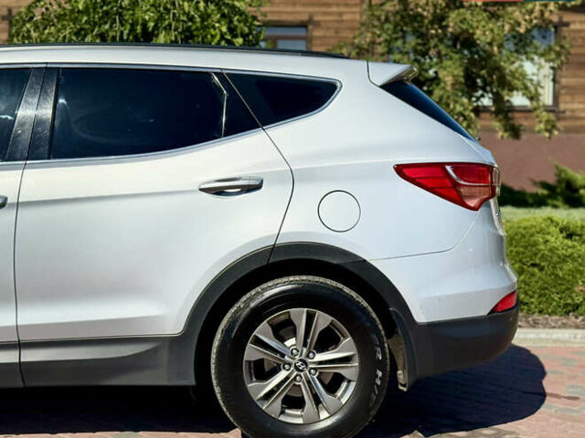 Серый Хендай Санта Фе, объемом двигателя 2.2 л и пробегом 290 тыс. км за 13700 $, фото 16 на Automoto.ua