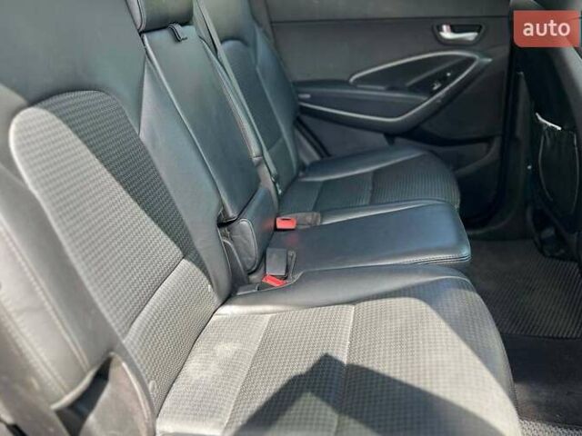 Серый Хендай Санта Фе, объемом двигателя 2 л и пробегом 200 тыс. км за 14500 $, фото 21 на Automoto.ua