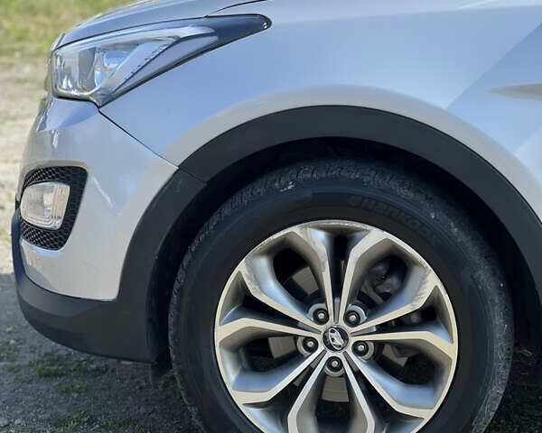 Сірий Хендай Санта Фе, об'ємом двигуна 2 л та пробігом 209 тис. км за 17900 $, фото 23 на Automoto.ua