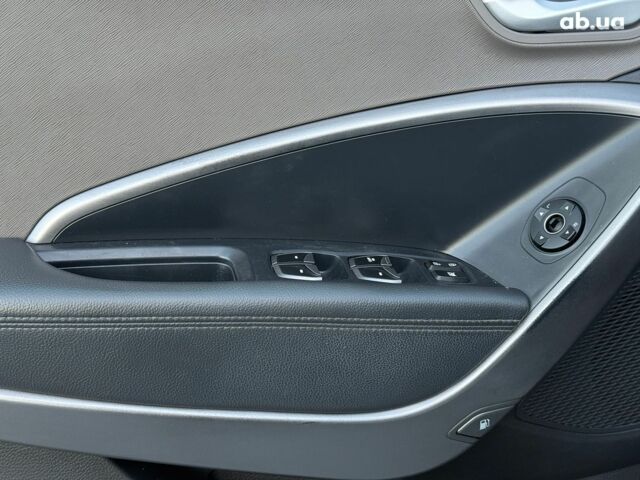 Серый Хендай Санта Фе, объемом двигателя 2.4 л и пробегом 173 тыс. км за 12390 $, фото 13 на Automoto.ua